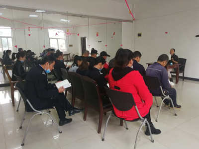 公司組織開(kāi)展《員工手冊(cè)》及《獎(jiǎng)懲管理辦法》專(zhuān)項(xiàng)培訓(xùn)，強(qiáng)化制度執(zhí)行意識(shí)